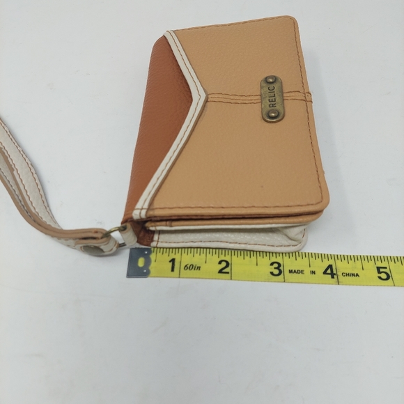 Relic Brown White Pebbled Leather Tricolor Wristlet Chevron Bifold Snap Wallet - Picture 9 of 11